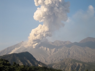 噴火の仕組み ｍ9以上の地震ではすべて噴火が起きている 噴火リスクにどうそなえる リスク対策 Com 新建新聞社