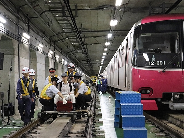 パラ見据え都営地下鉄で車いす避難訓練 防災 危機管理ニュース リスク対策 Com 新建新聞社